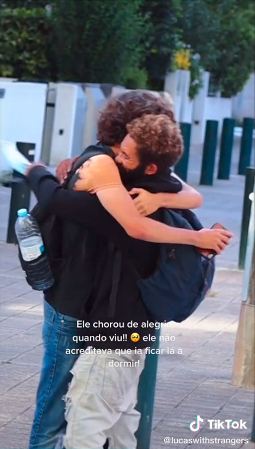 Lucas with strangers - história do António